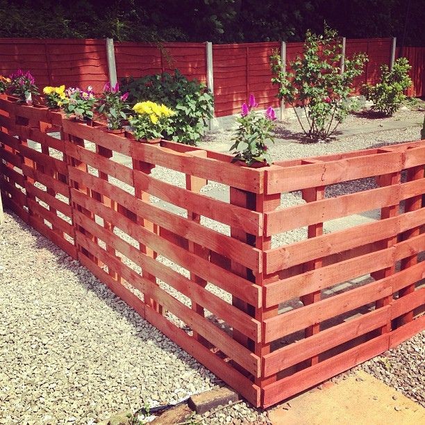 A fence made up of pallets